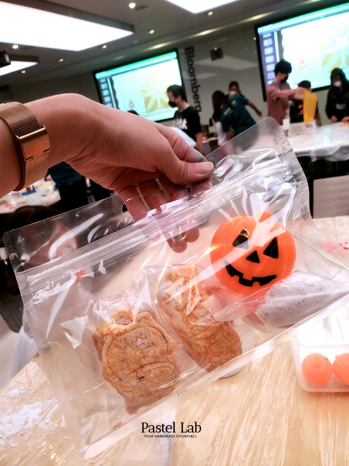 Bloomberg x Pastel Lab - Halloween Bath Bomb Workshop