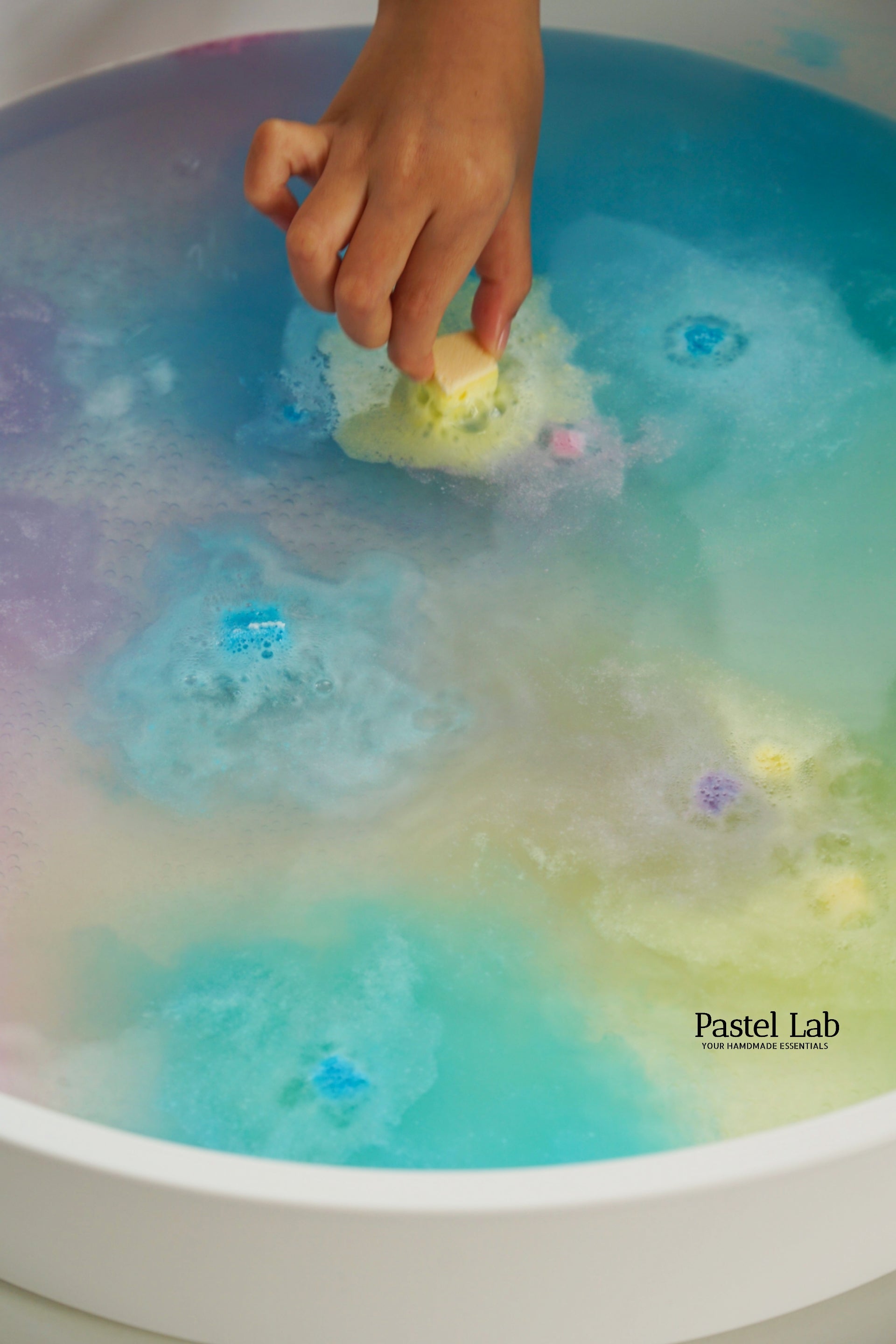 彩虹粒粒彈桶 Rainbow Bath Bomb Cube Tub (內附小玩具)